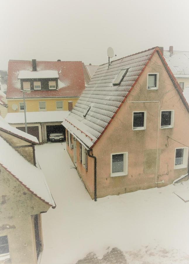 Ferien-Messe-Handwerkerwohnung-Haustiere Willkommen 라우프 안 데어 페그니츠 외부 사진
